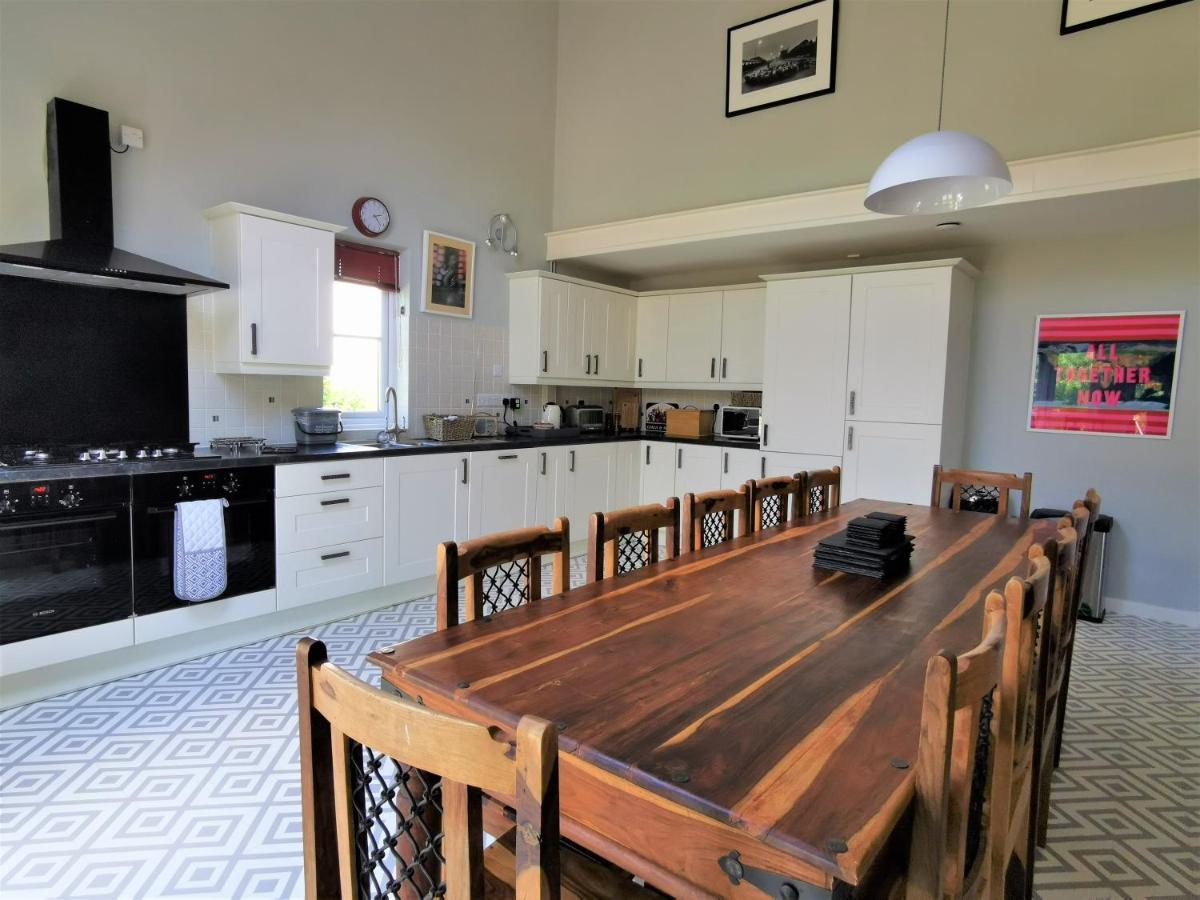 Wellstone Cottages - Coach House Llanfyrnach Экстерьер фото